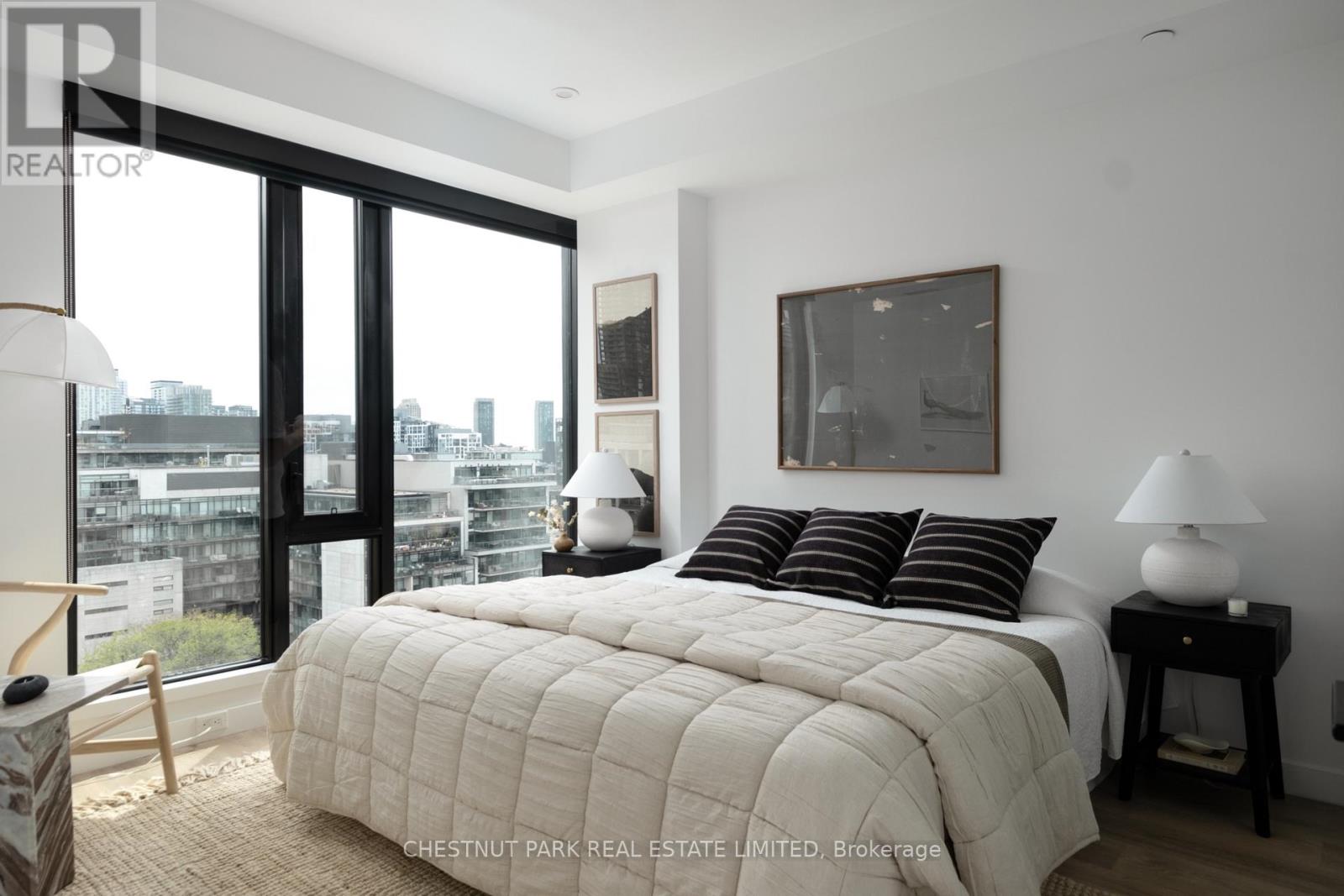 #926 505 RICHMOND STREET - 12