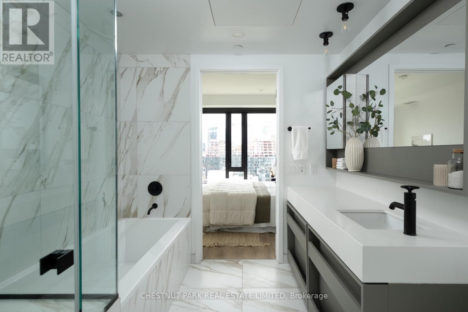 #926 505 RICHMOND STREET - 14