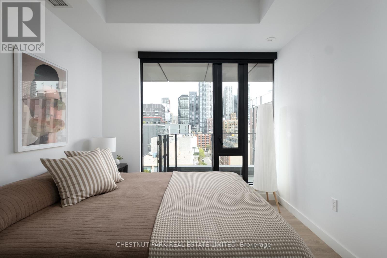 #926 505 RICHMOND STREET - 17