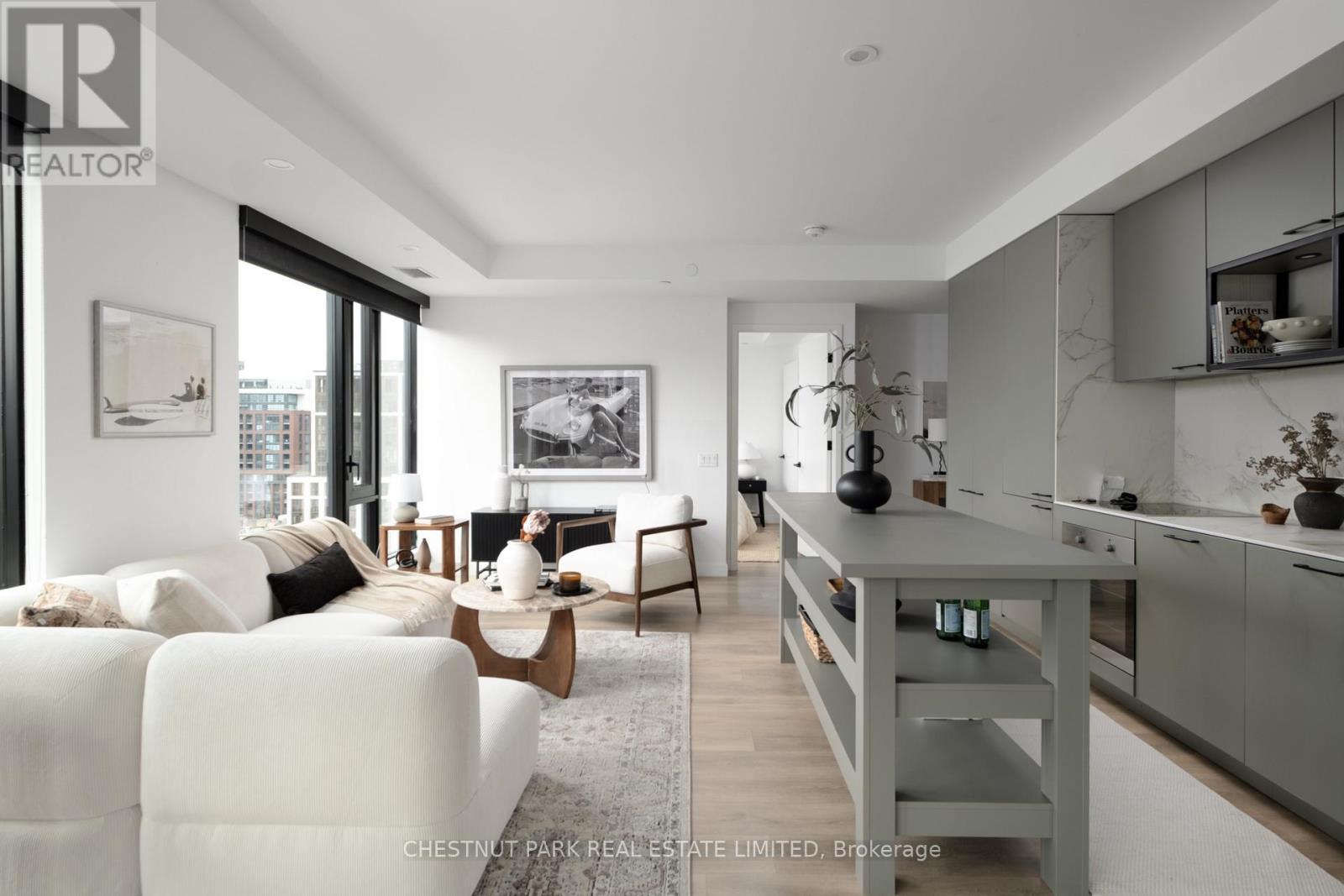 #926 505 RICHMOND STREET - 7