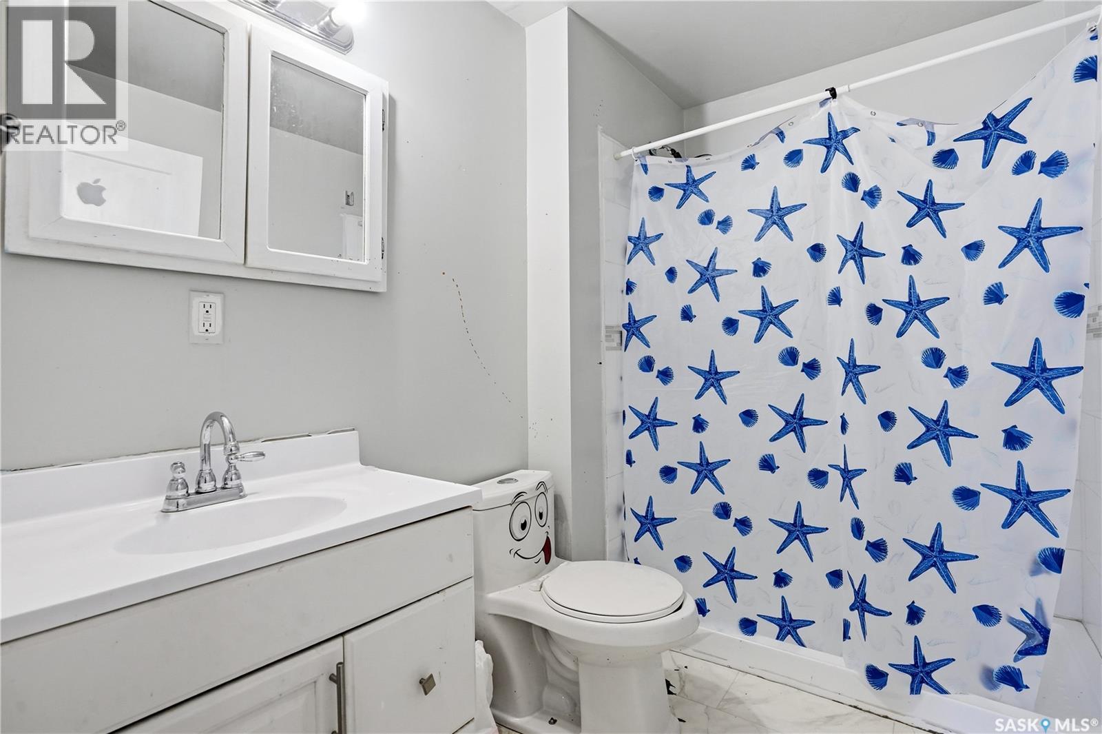 1233 QUEEN STREET - 10