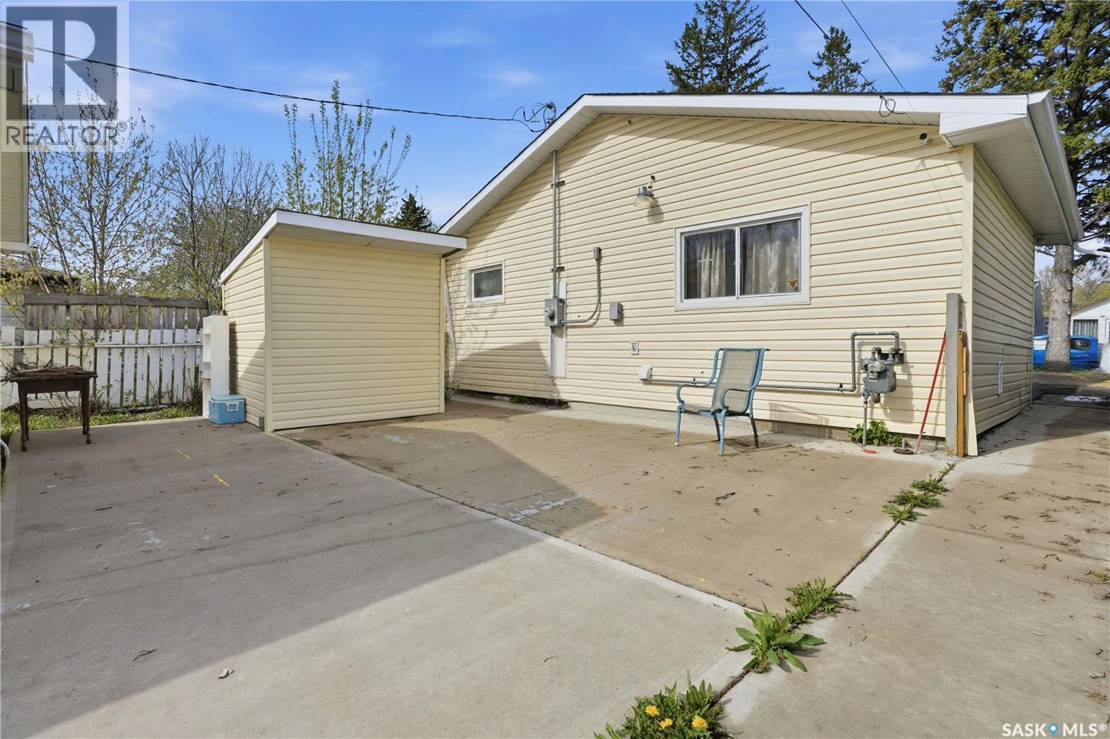 1233 QUEEN STREET - 24