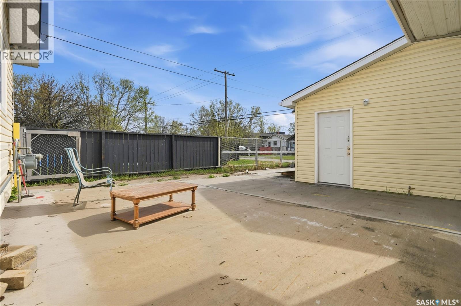 1233 QUEEN STREET - 25