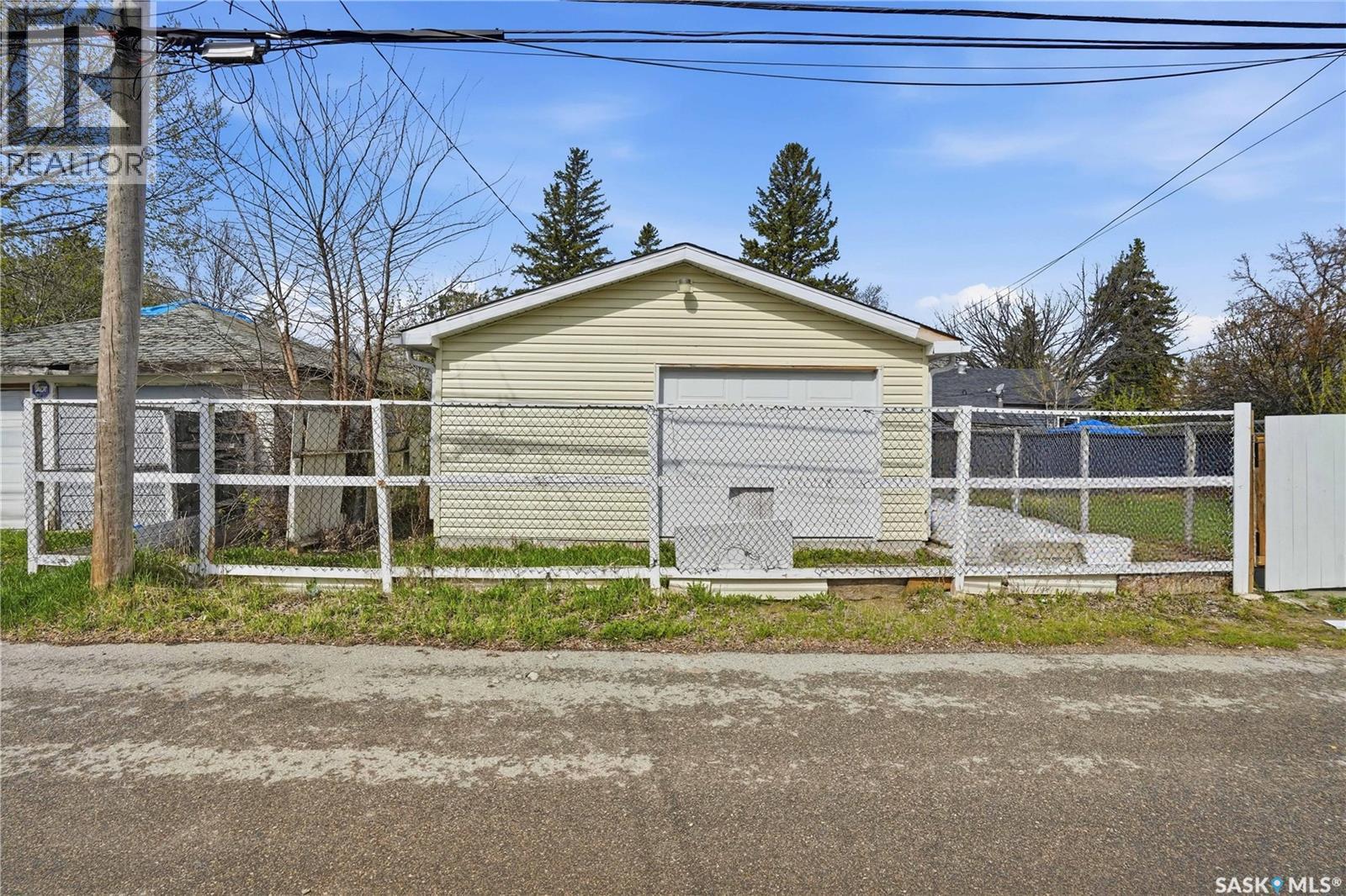 1233 QUEEN STREET - 28