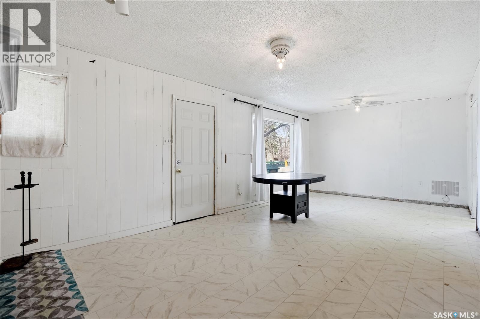 1233 QUEEN STREET - Image 3