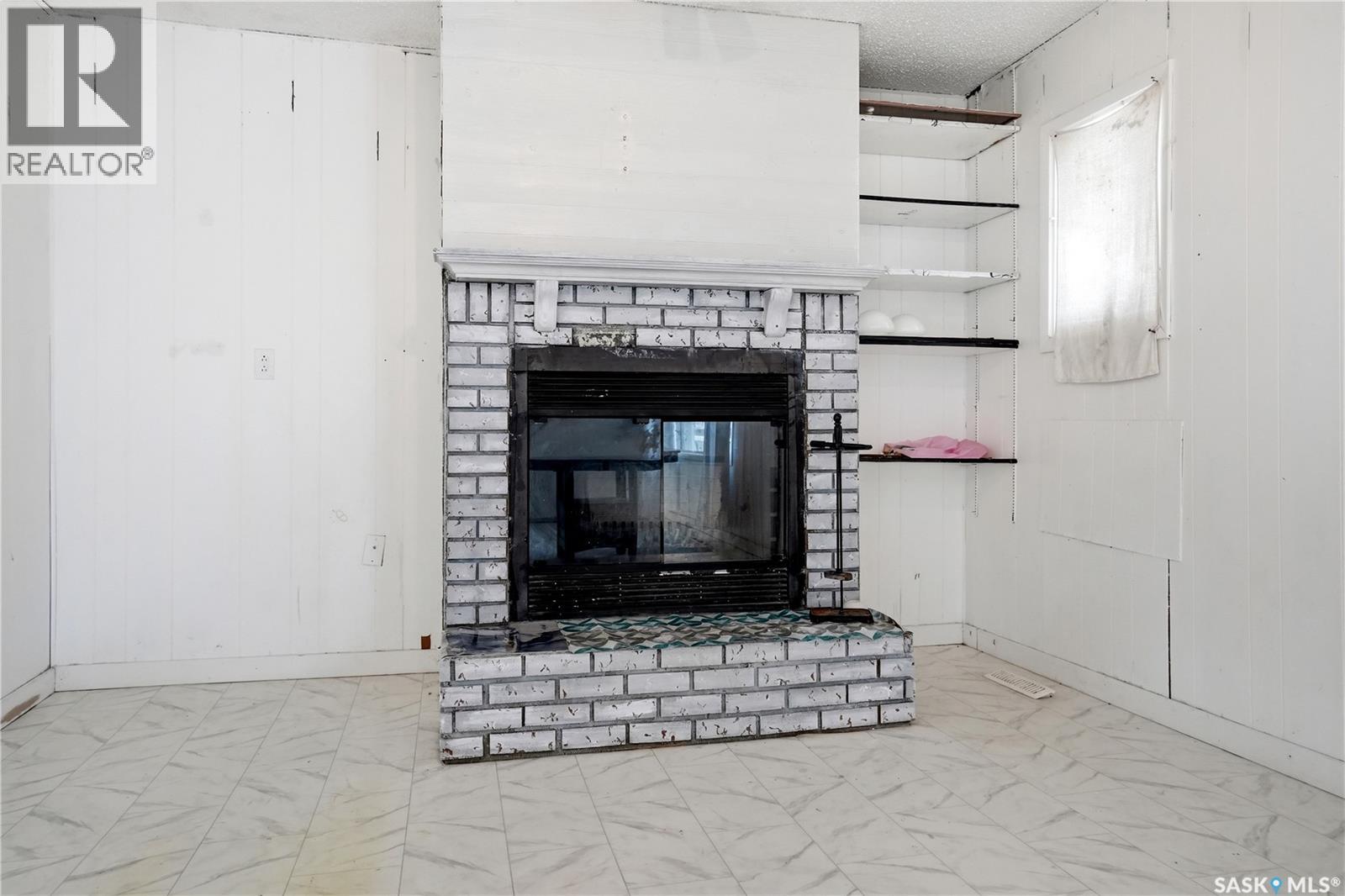 1233 QUEEN STREET - 7