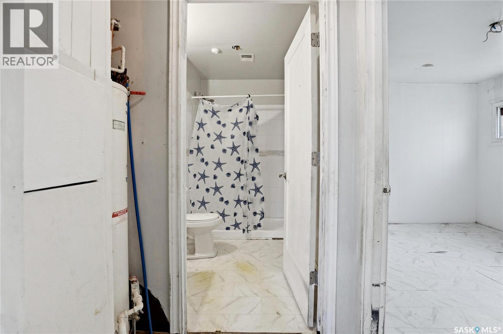 1233 QUEEN STREET - 8