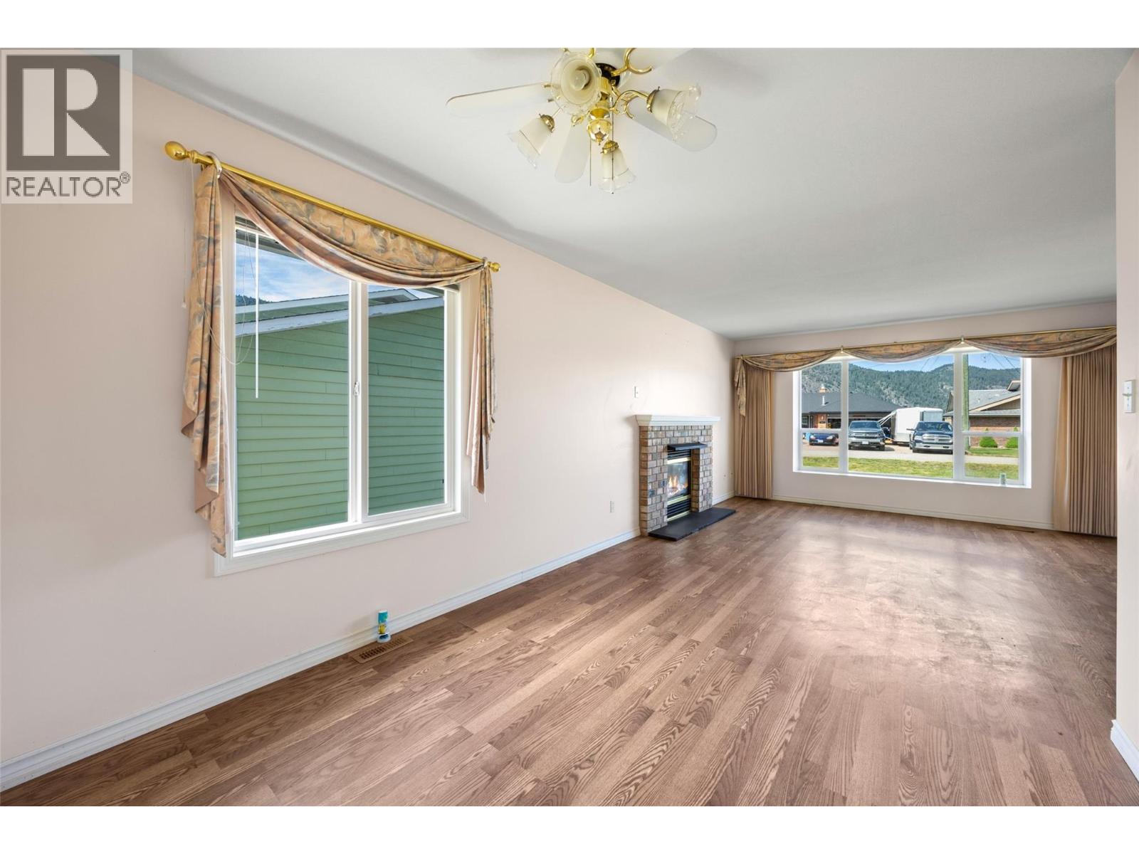 917 Hysop Road - 7