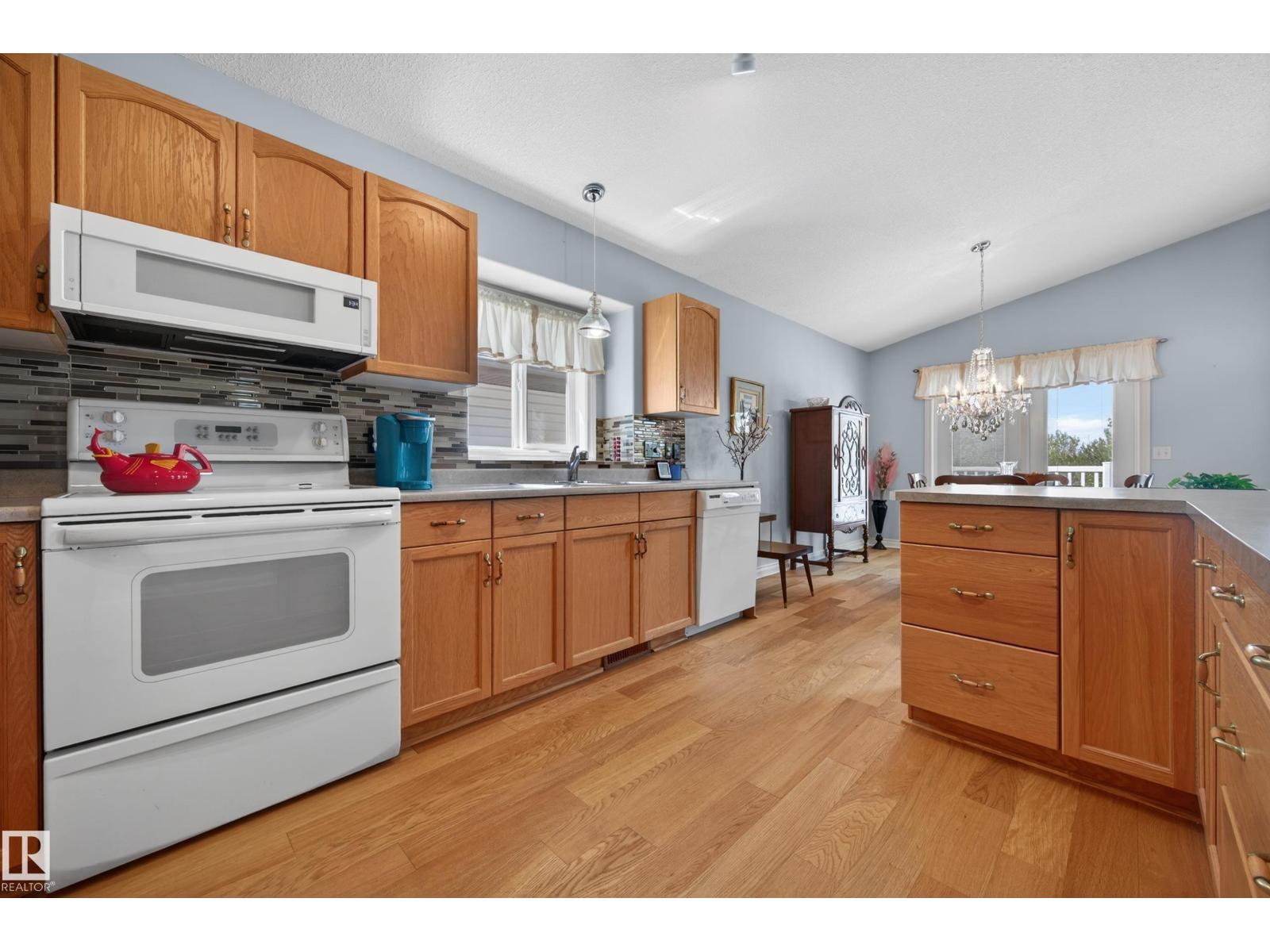 102 BRIDGEVIEW DR — photo 18