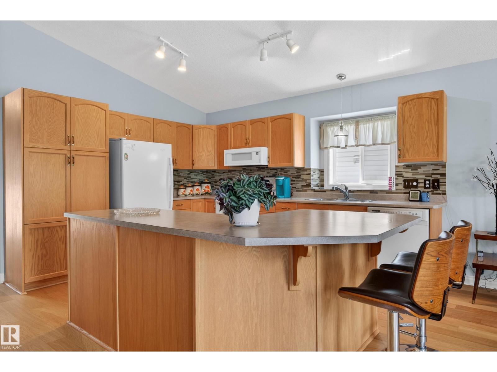 102 BRIDGEVIEW DR — photo 14