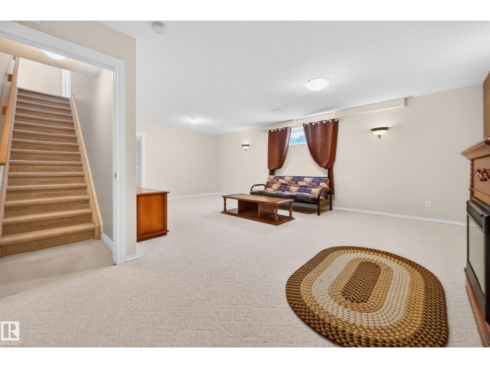 102 BRIDGEVIEW DR — photo 37