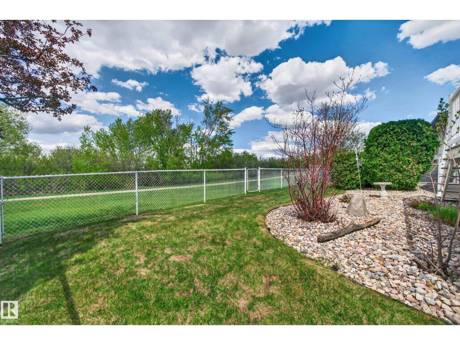 102 BRIDGEVIEW DR — photo 58