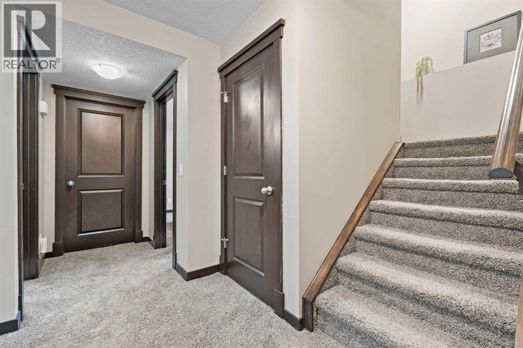 64 Drake Landing Crescent - 36