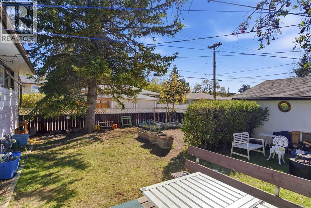 1211 Rosehill Drive NW - 19