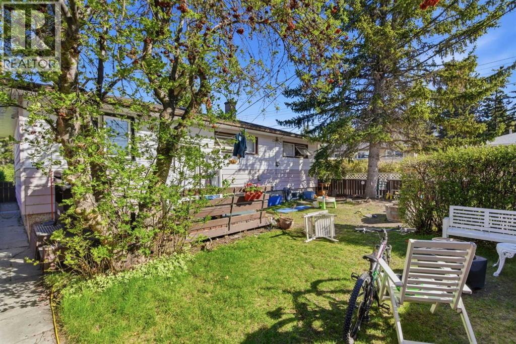 1211 Rosehill Drive NW - 22