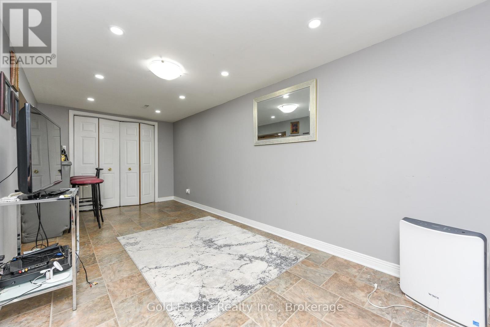 14 LEACREST STREET - 34