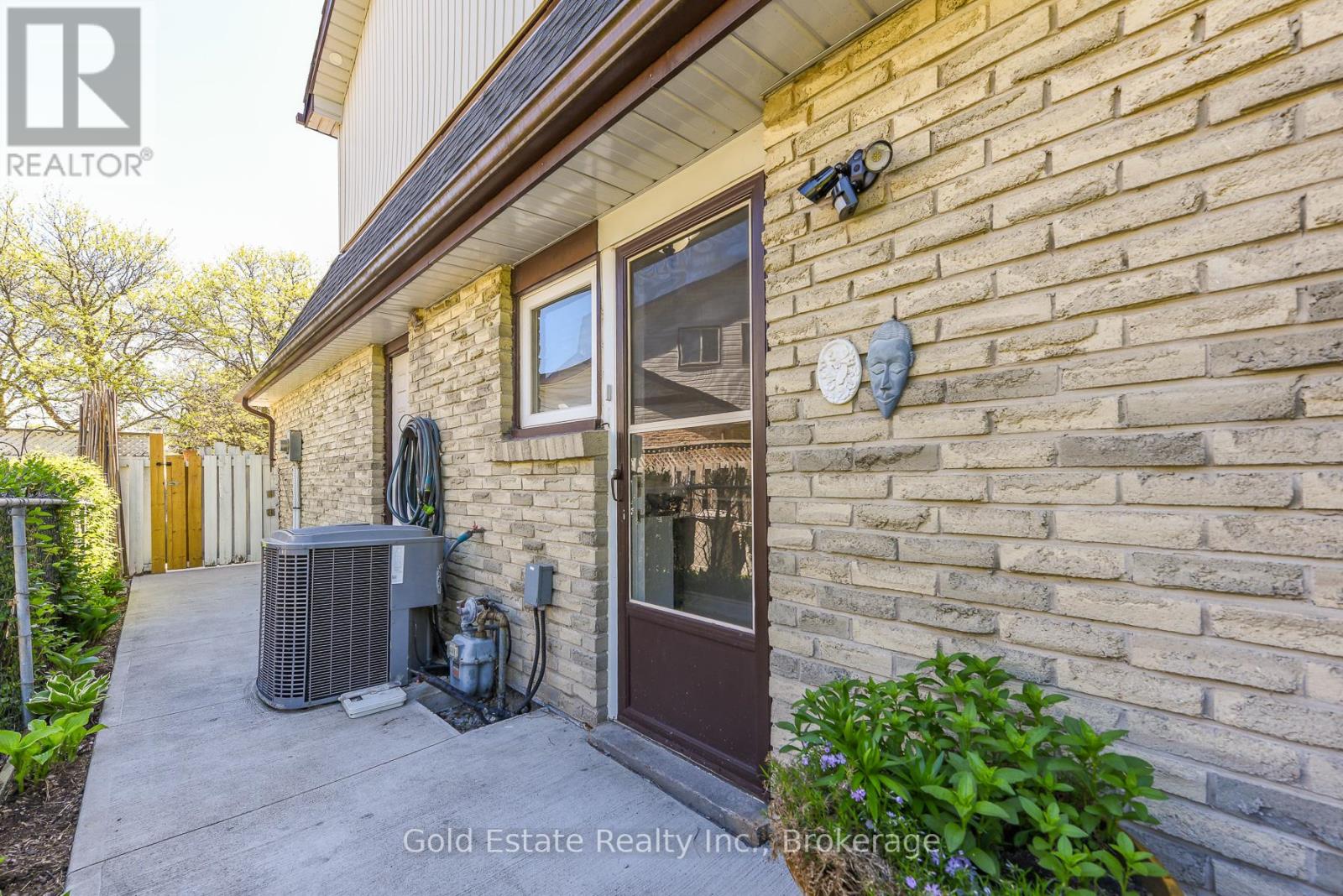 14 LEACREST STREET - 46