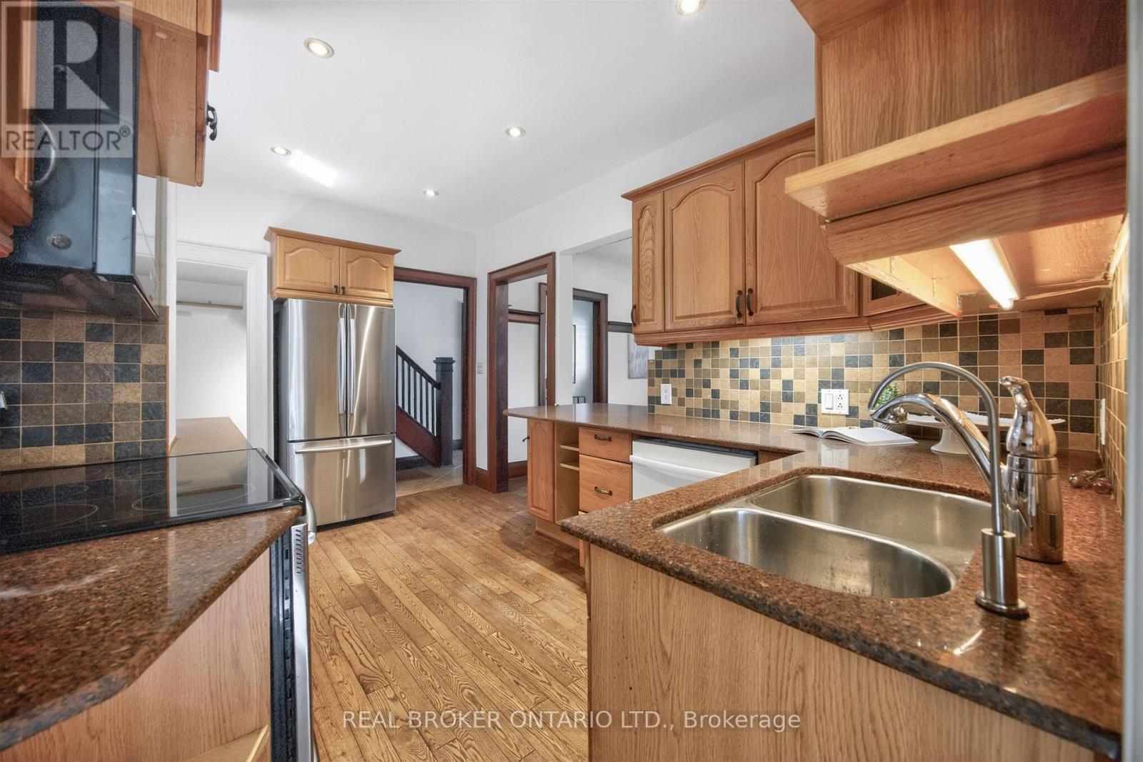 79 HUMBER TRAIL - 16