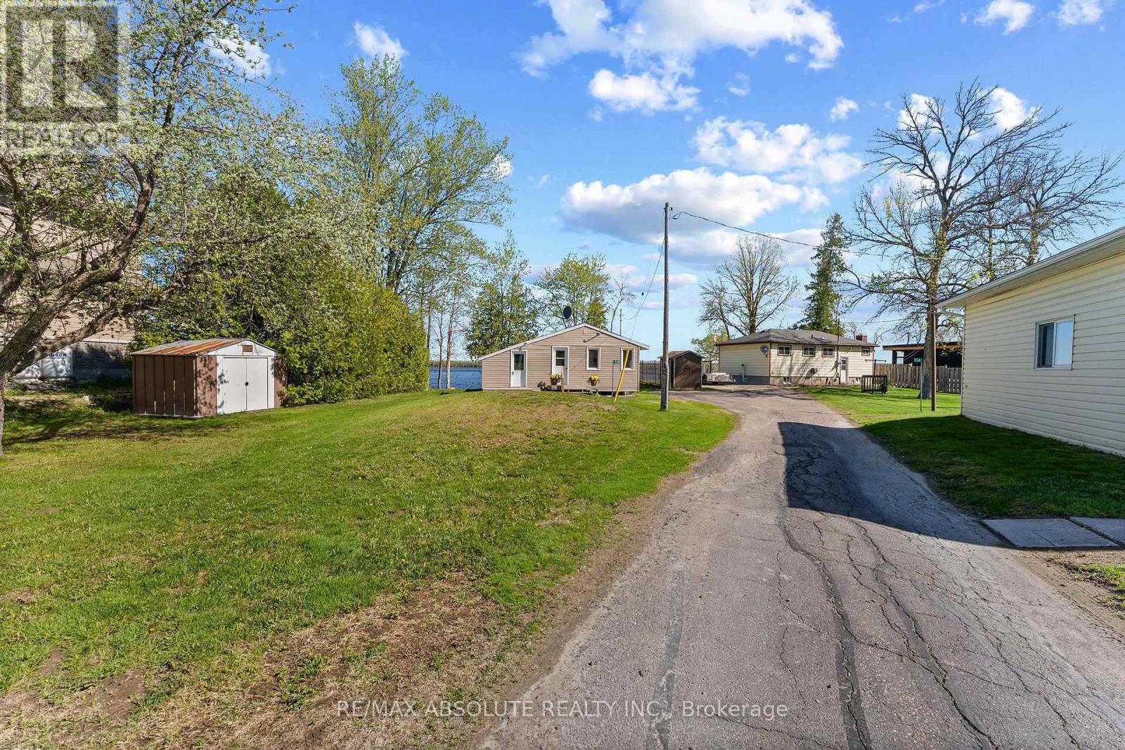 33 B OAKDALE LANE - 29