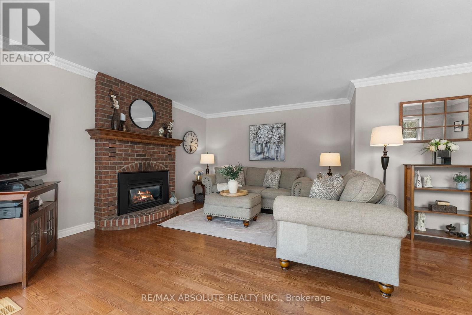 131 BURNS DRIVE - 19