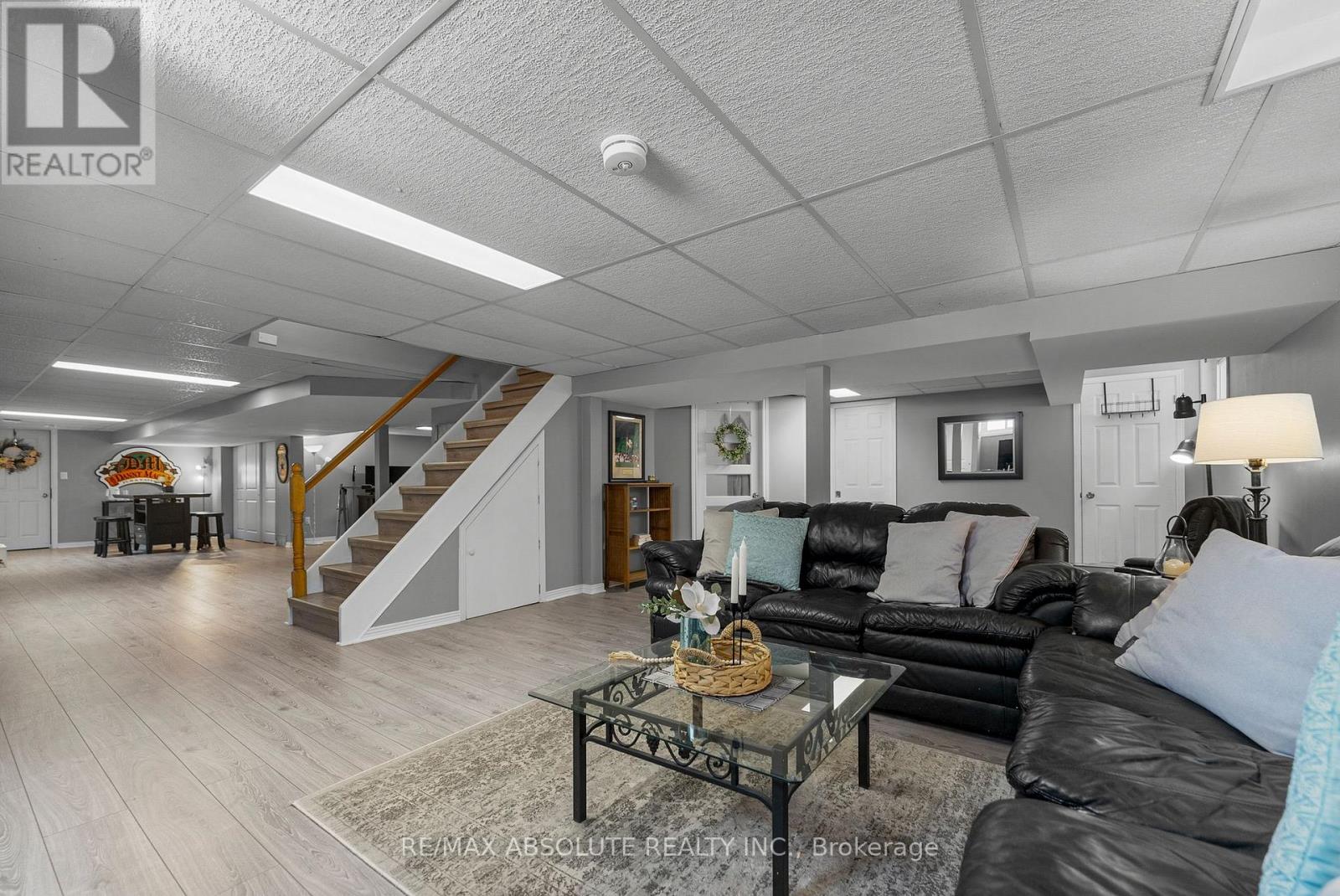 131 BURNS DRIVE - 31