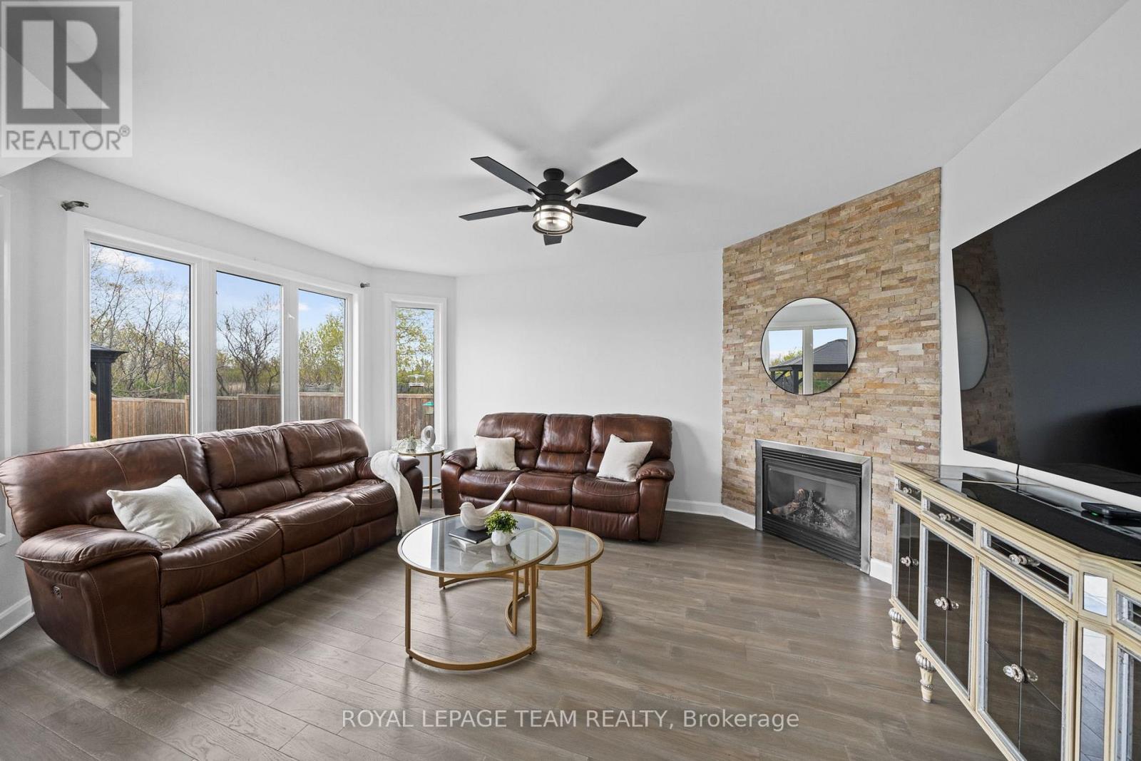 6936 MARY ANNE DRIVE - 13