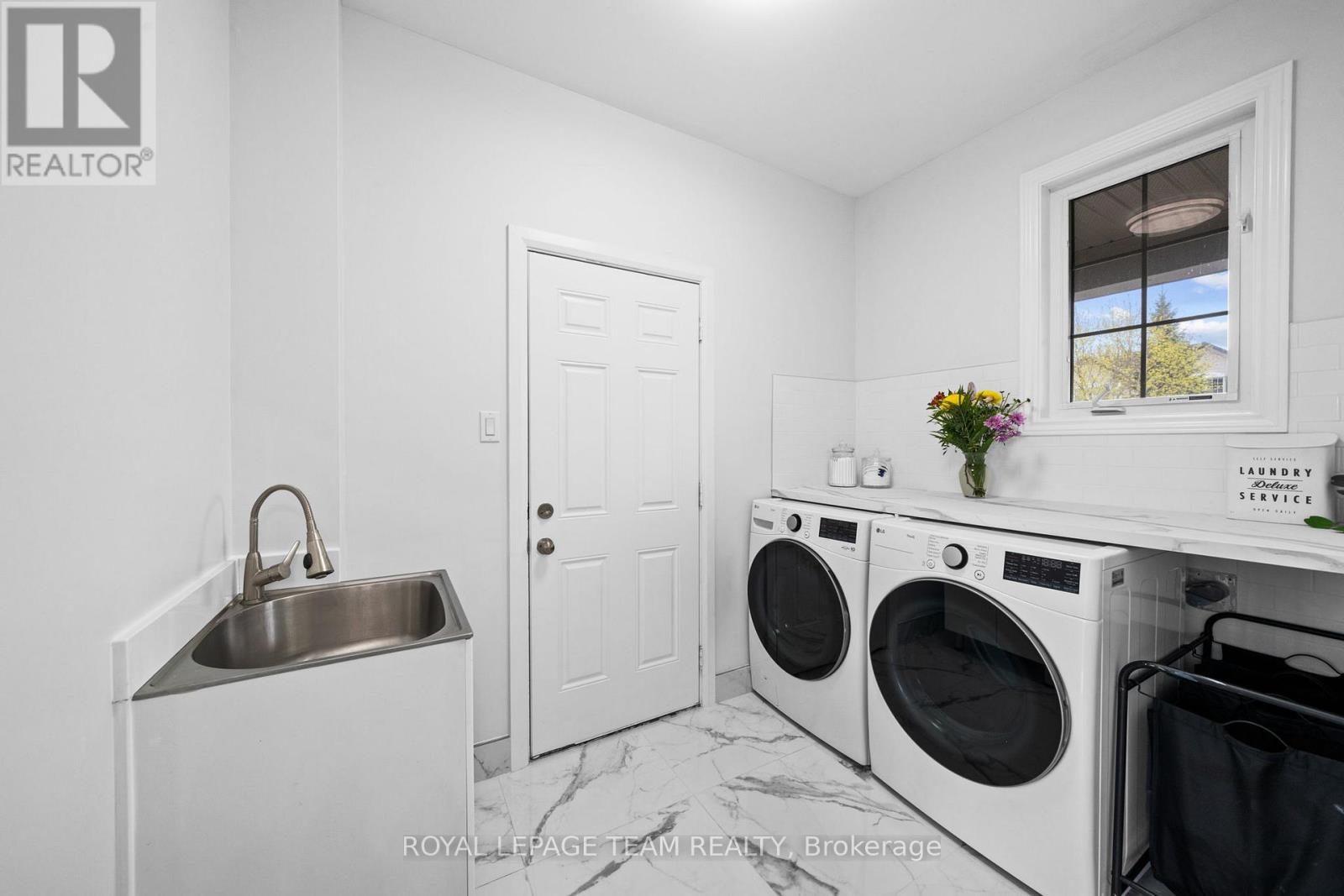 6936 MARY ANNE DRIVE - 20