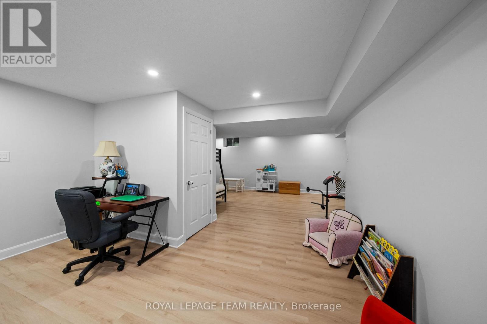 6936 MARY ANNE DRIVE - 33