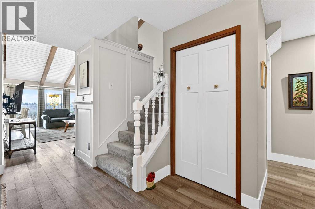 #832 860 Midridge Drive SE - 28