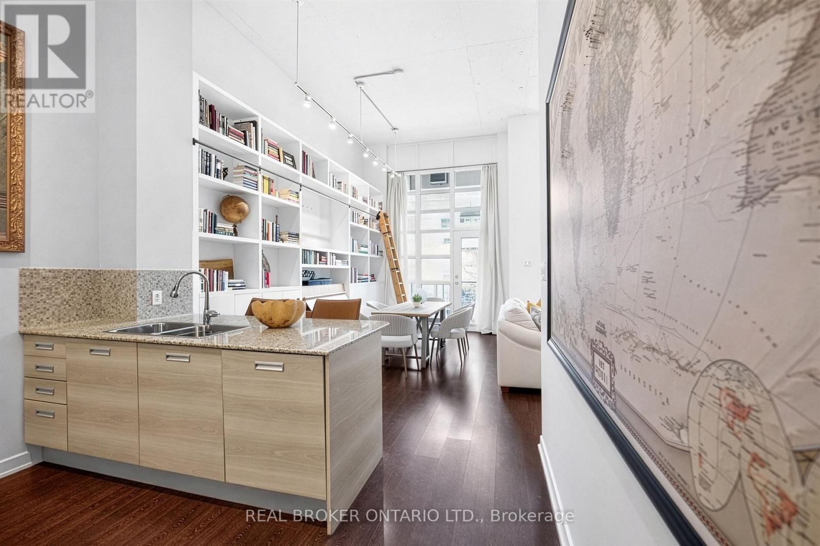 #209 380 MACPHERSON AVENUE - 4