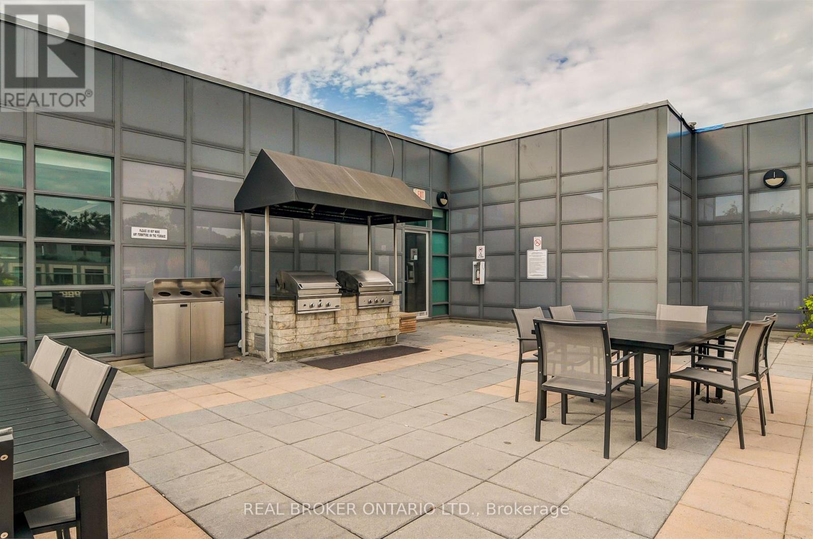 #209 380 MACPHERSON AVENUE - 41