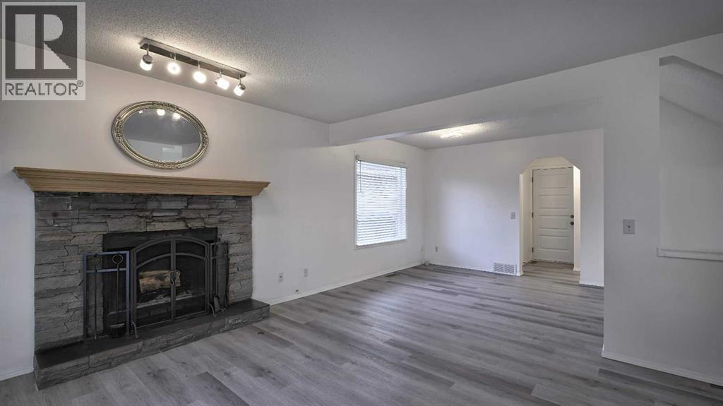 160 Riverstone Crescent SE - 11
