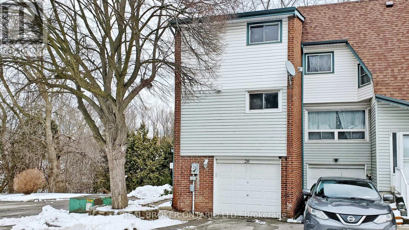 #26 909 KING STREET W - 35