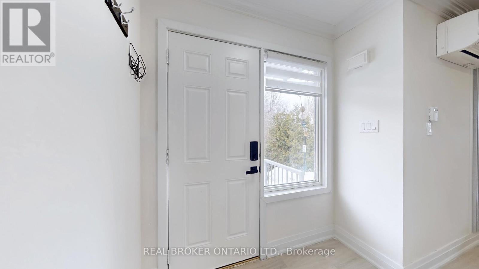 #26 909 KING STREET W - 5