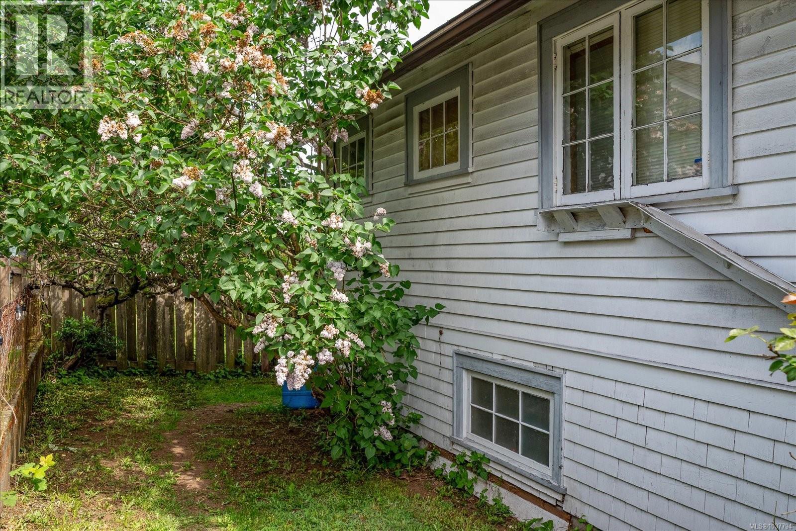 50 Mount Benson St, Nanaimo