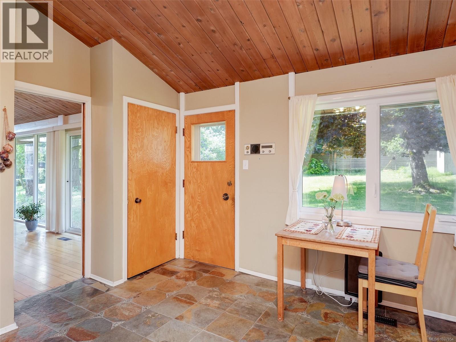2429 Sutton Rd, Saanich