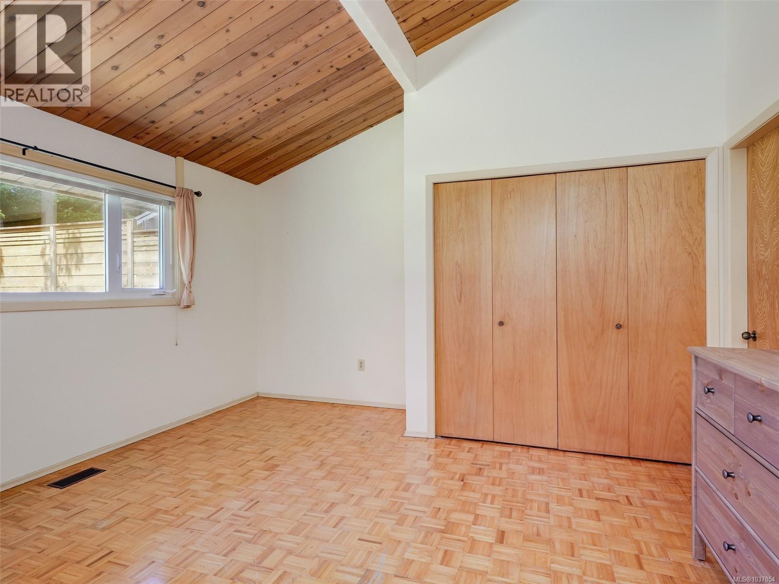 2429 Sutton Rd, Saanich
