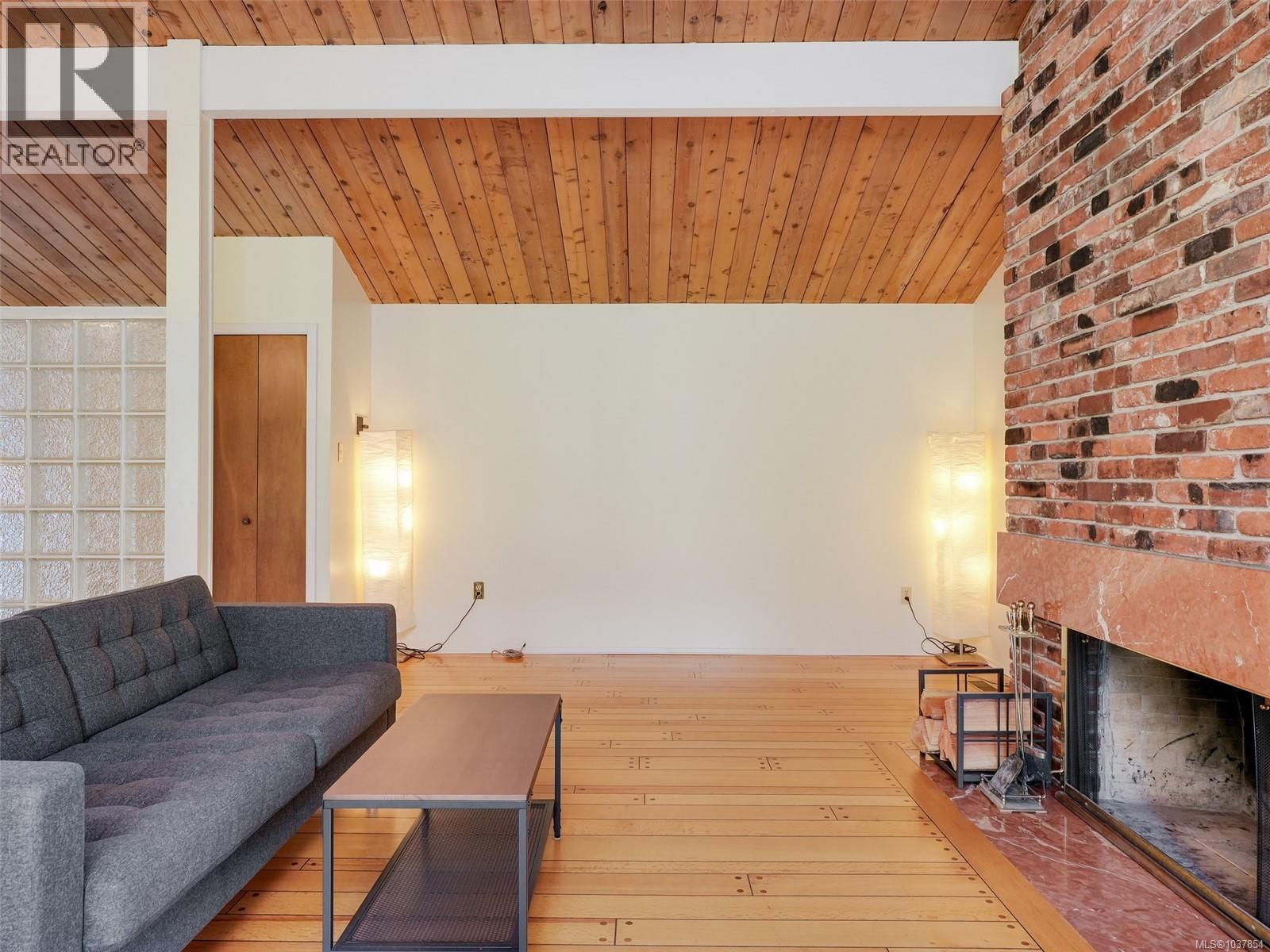 2429 Sutton Rd - 5