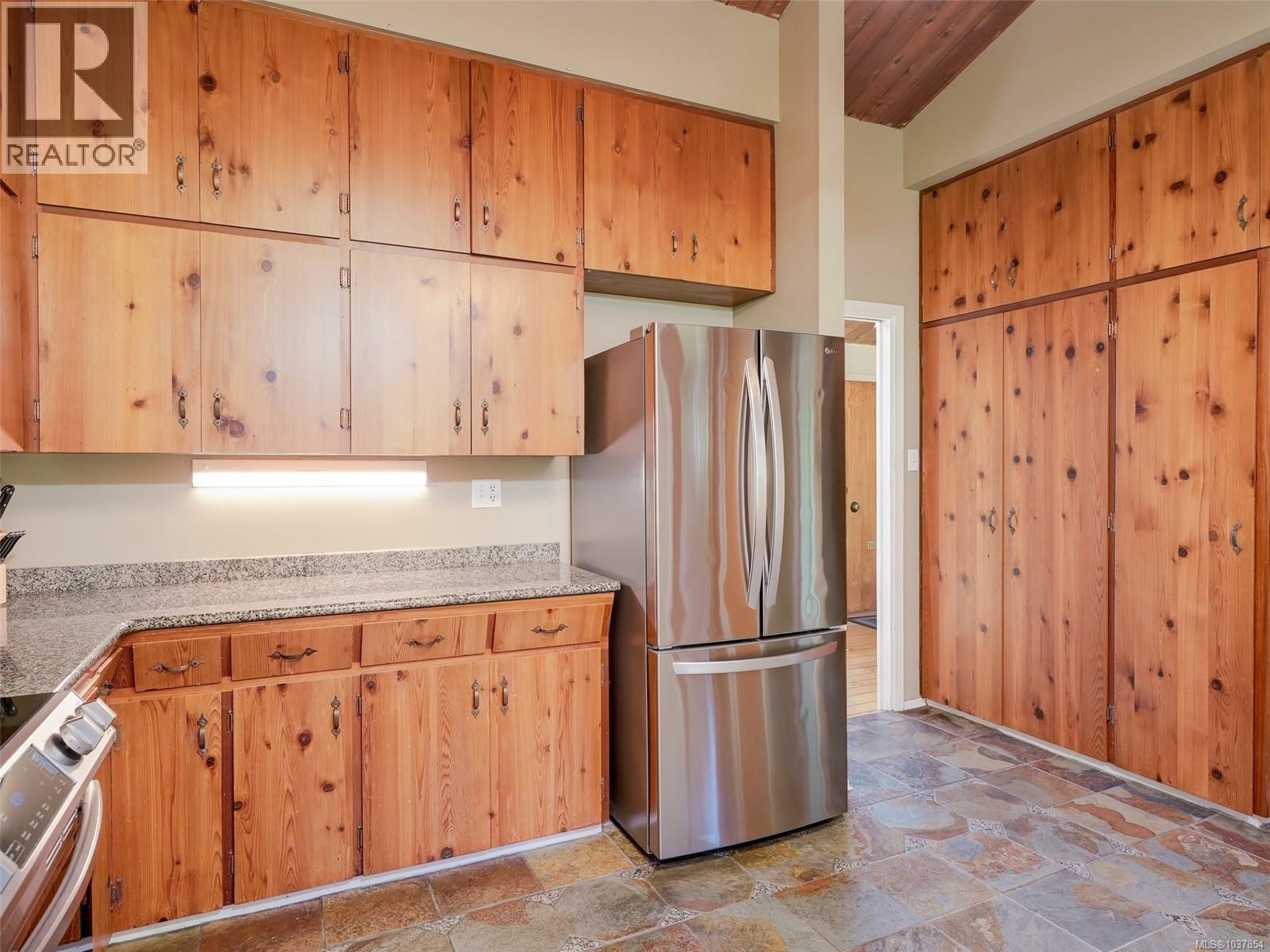 2429 Sutton Rd, Saanich