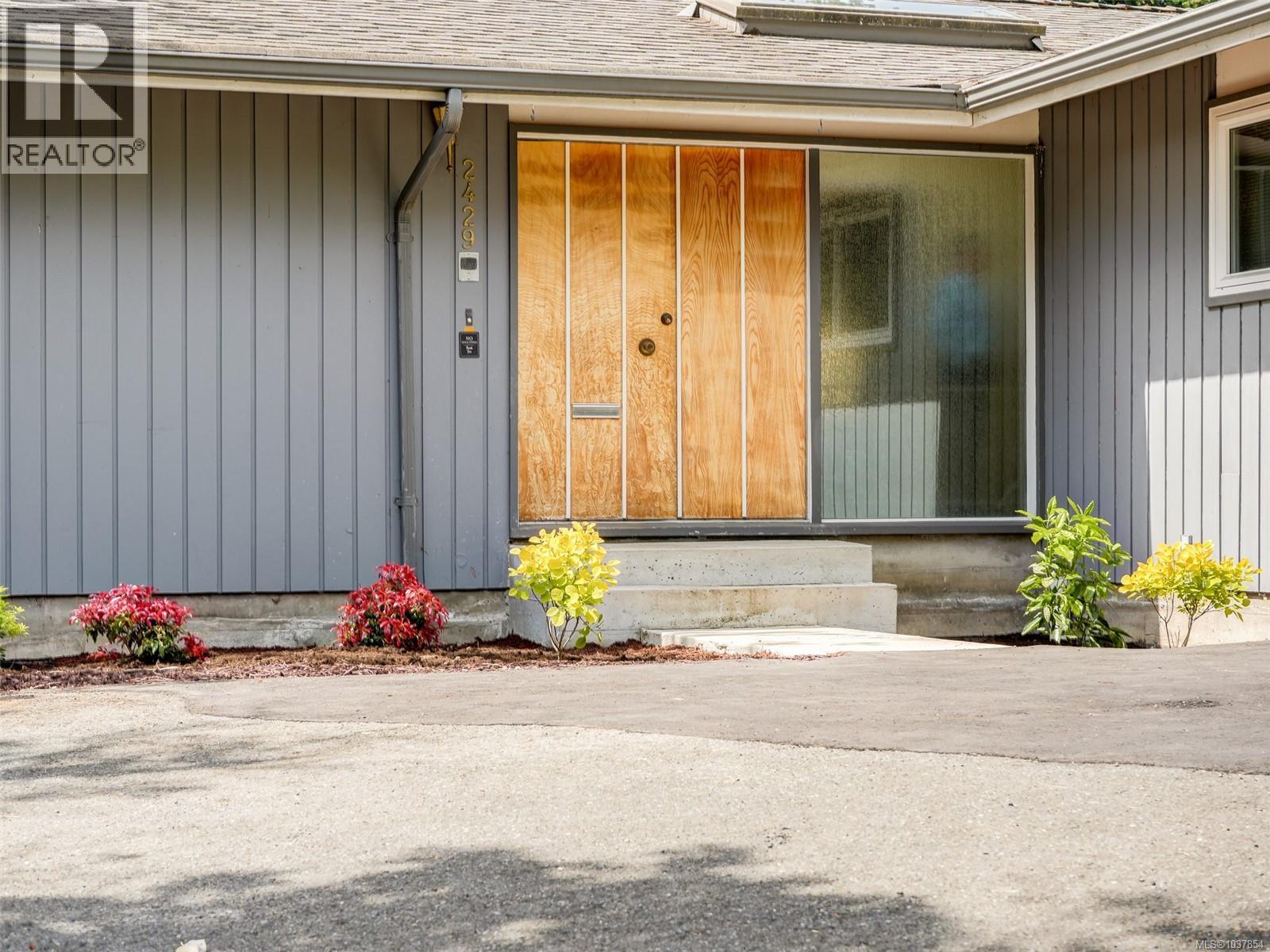 2429 Sutton Rd, Saanich