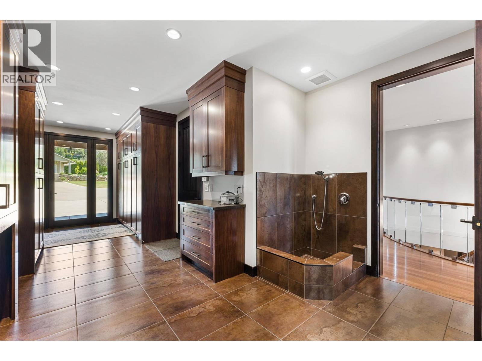 6487 Dixon Dam Road, Vernon