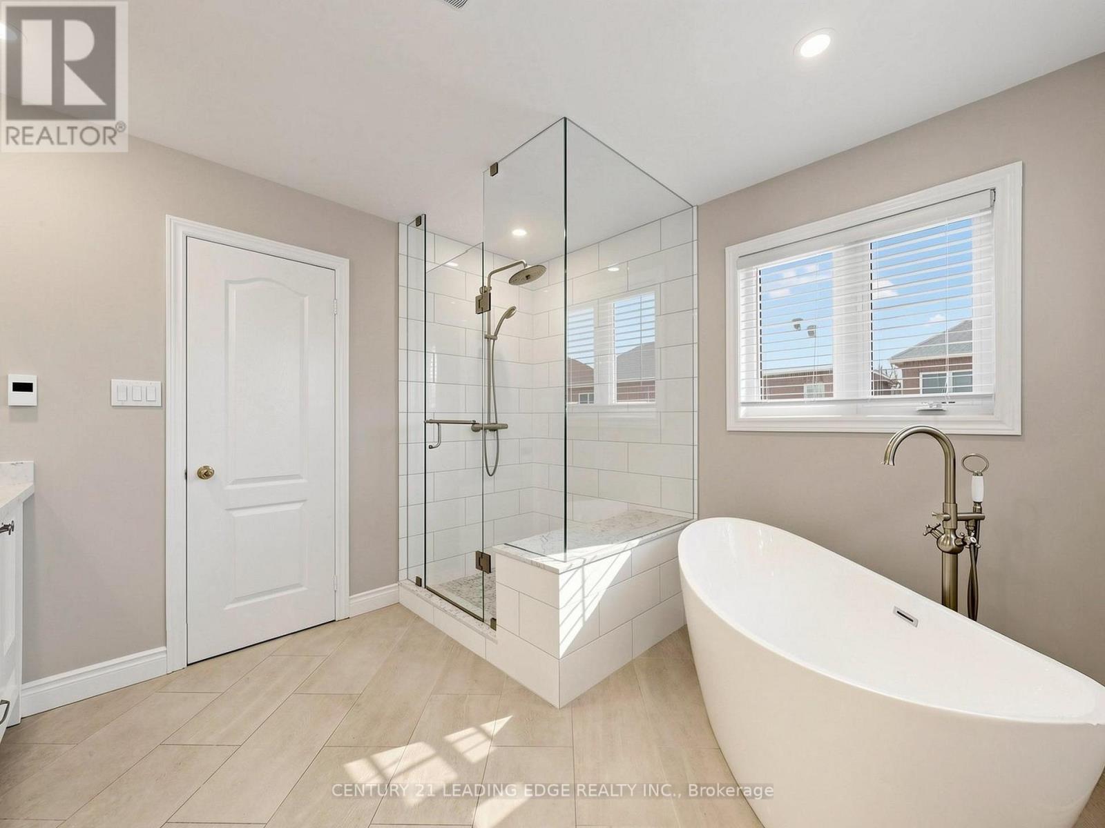 24 SALTSPRING DRIVE - 22