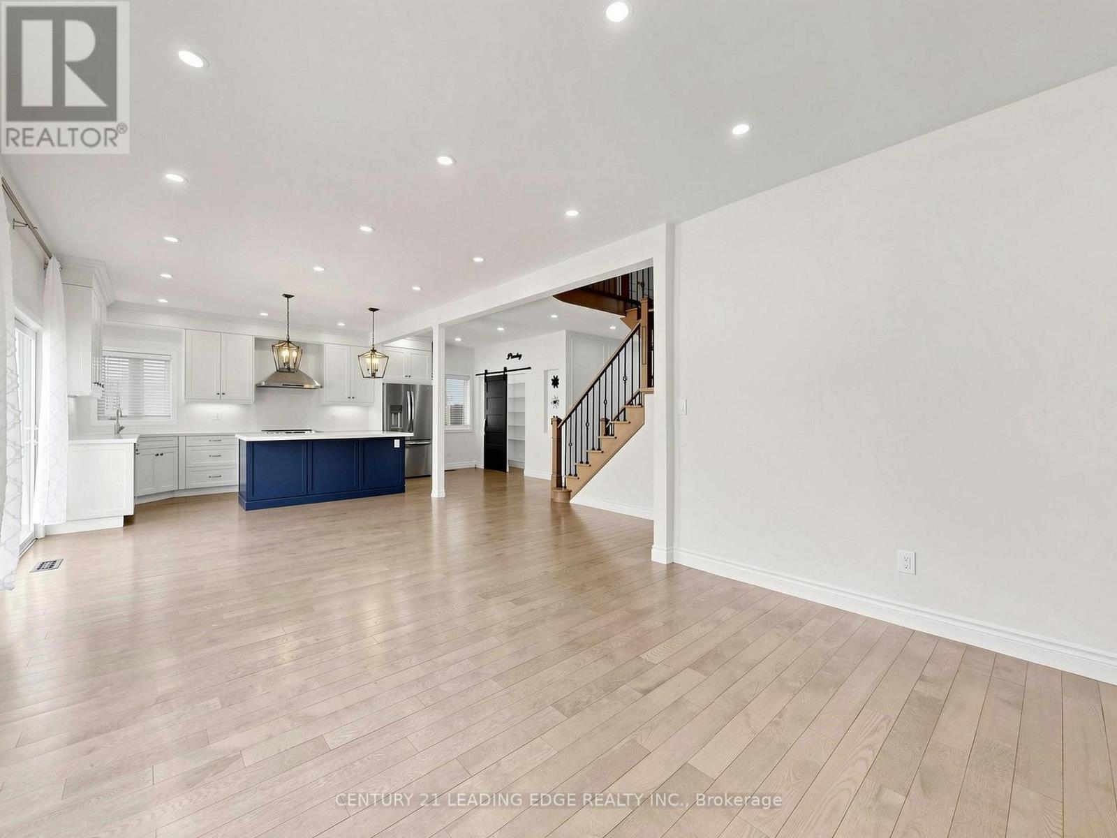 24 SALTSPRING DRIVE - 9