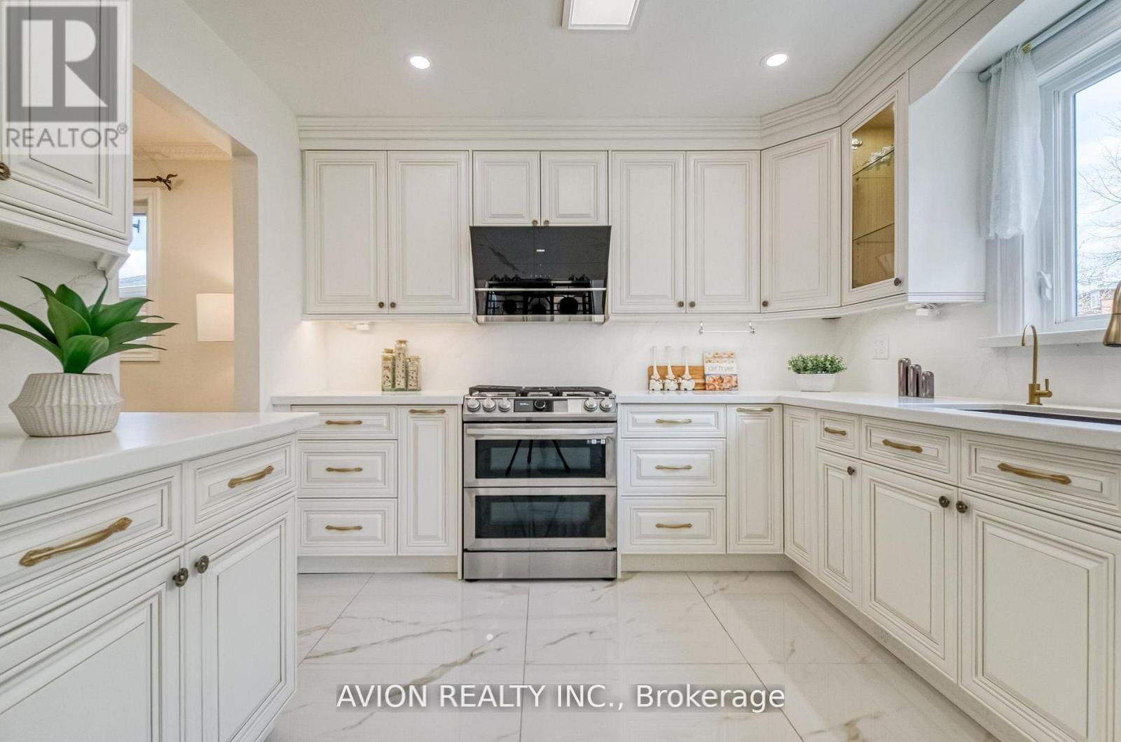 134 BUTTERFIELD CRESCENT - 14