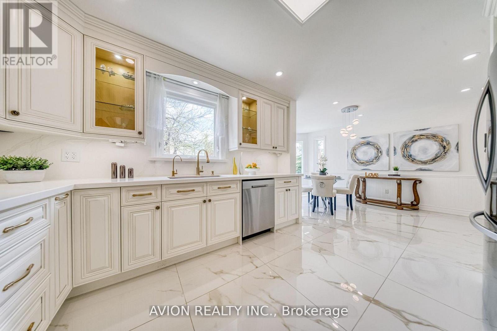 134 BUTTERFIELD CRESCENT - 15