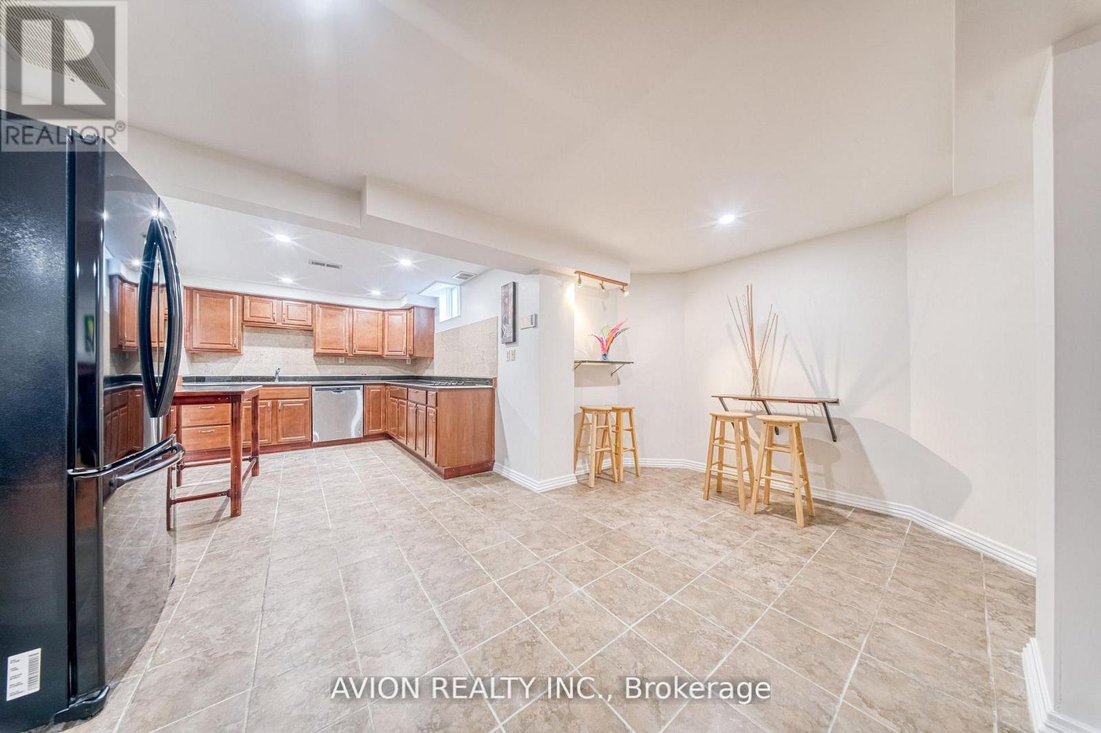 134 BUTTERFIELD CRESCENT - 38