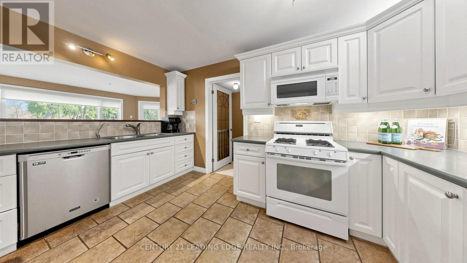 103 ROBINSON STREET - 15