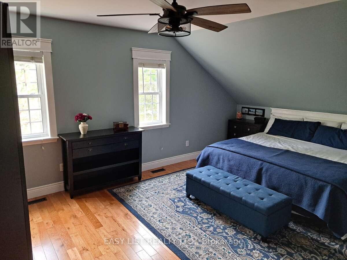 18 MILL STREET - 17