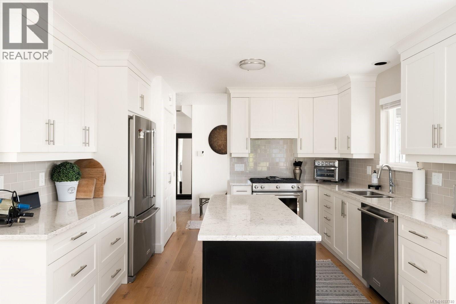 2282 Frost Ave - 5