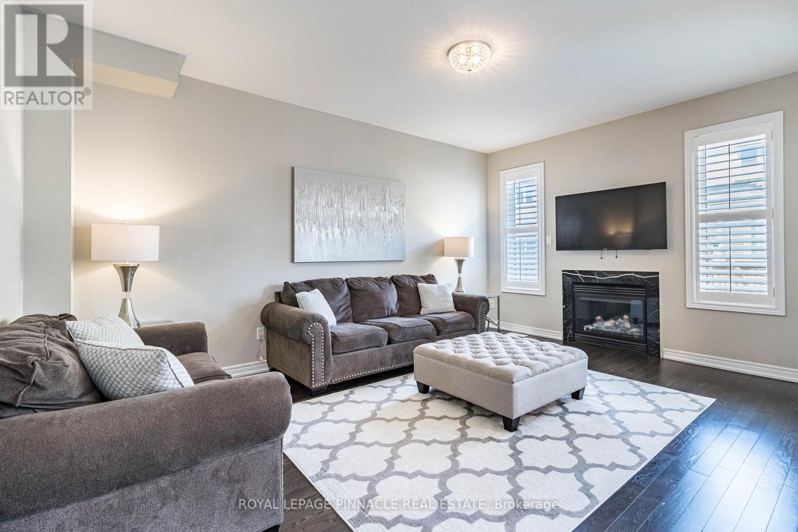 353 HINCKS DRIVE - 21